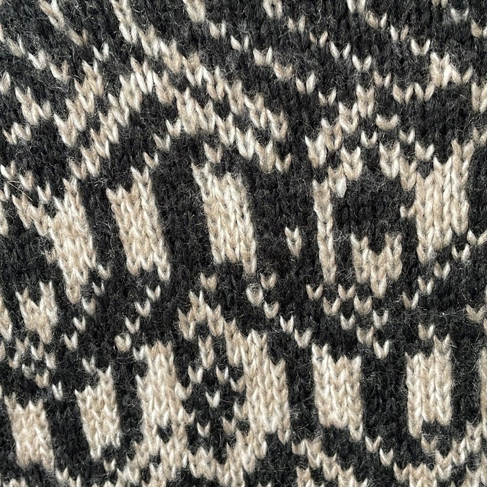 Steve Madden geometric poncho vest turtle neck black white knit OS - Picture 3 of 13